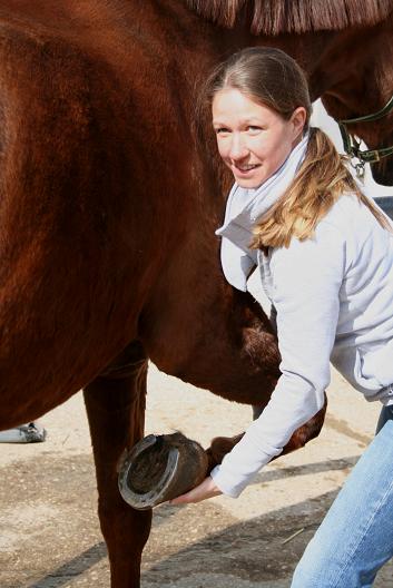 Kathrin von Ruschkowski bei der Behandlung